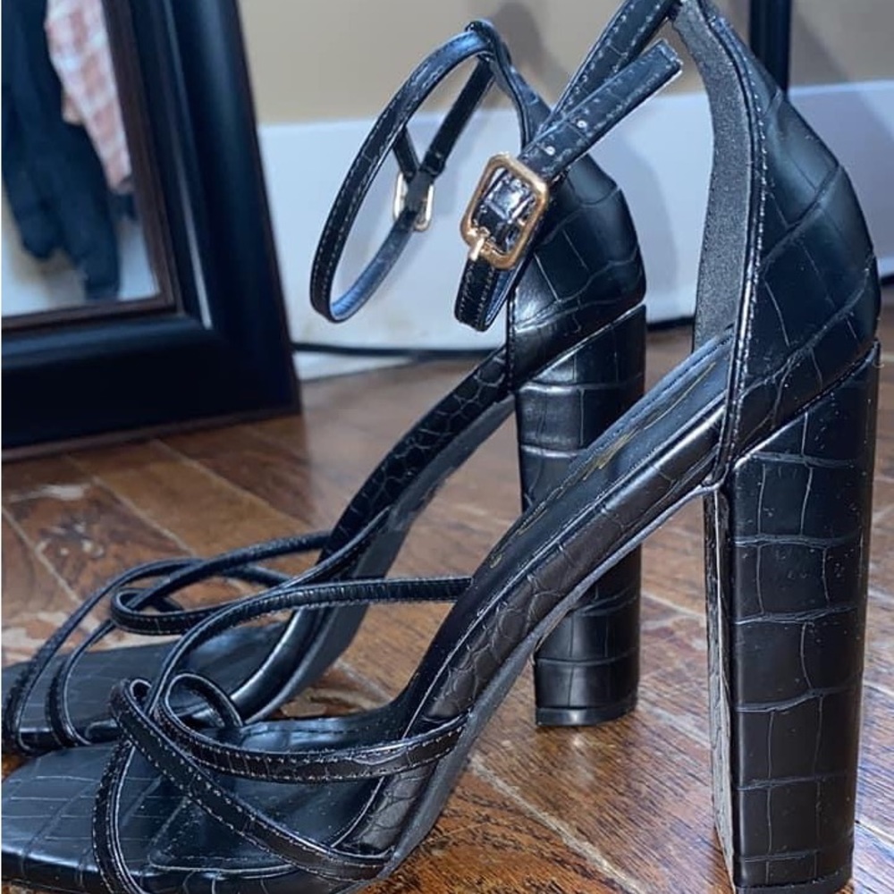 Womens black heels